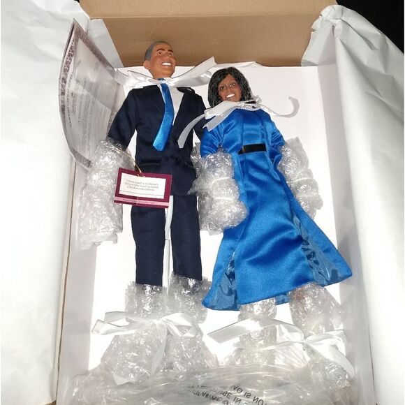 The Ashton Drake Galleries President Barack Obama & Michelle Collectible Dolls - Picture 2 of 11